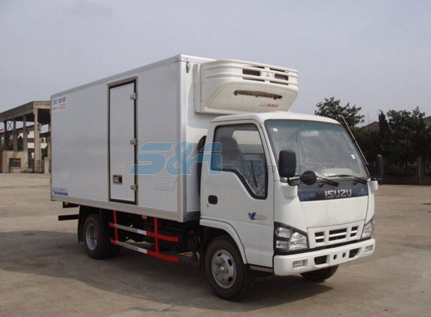 isuzu 120 horsepower side door cold chain transport truck