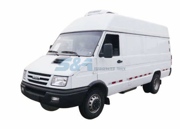 8.2 cubic meters IVECO small refrigerated truck