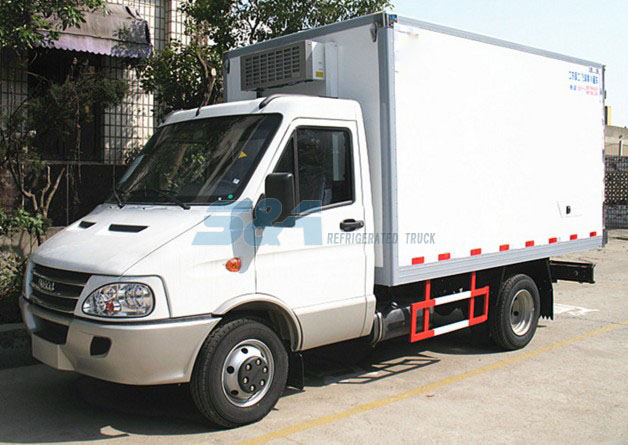 11.9 cubic meters IVECO small refrigerated truck
