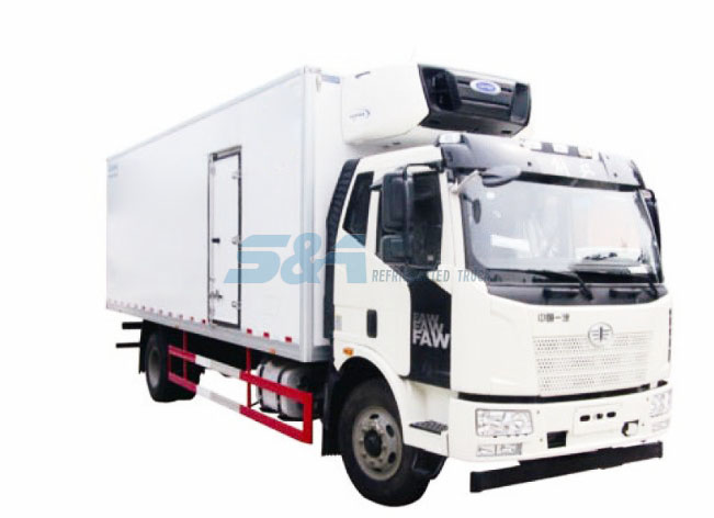 40.3 cubic meters 189HP Faw Jiefang refrigerated truck