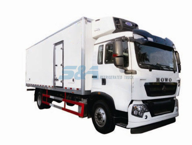 43.1 cubic meters 205HP HOWO refrigerated truck
