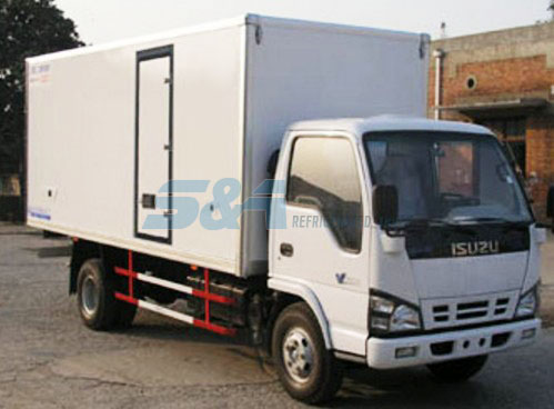 ISUZU 15.8m3 insulated transport truck
